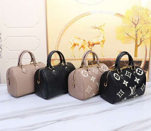 Picture of LV Lady Handbags _SKUfw137939068fw
